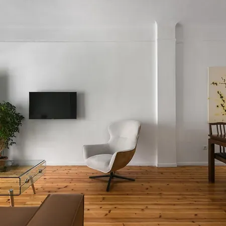 F & B Collection - Flat For 6 Apartment