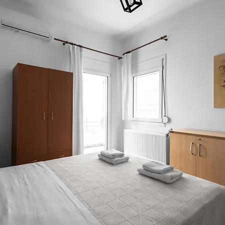 F & B Collection - Flat For 6 Apartment *