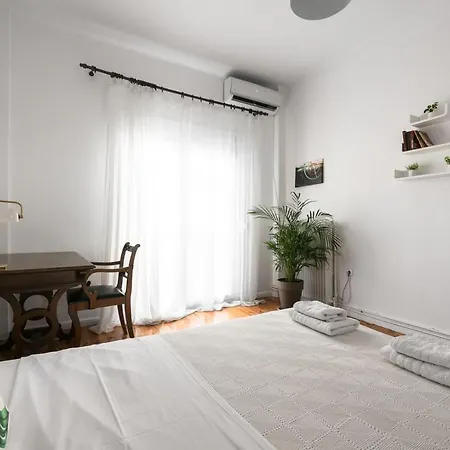 Apartment F & B Collection - Flat For 6 *