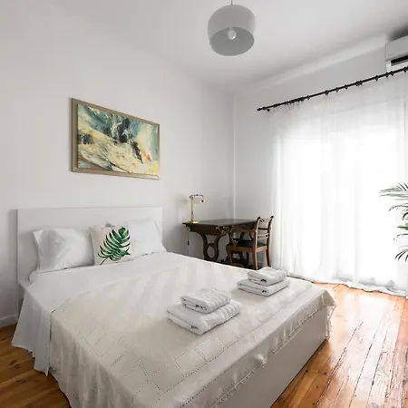 F & B Collection - Flat For 6 Apartment *