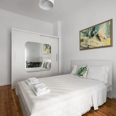 F & B Collection - Flat For 6 * Thessaloniki